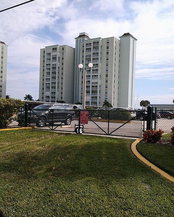 1st image of 400 64th Ave APT 1108