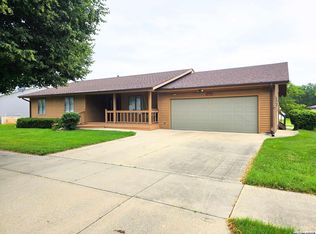 1973 S Carolina Ave, Mason City, IA 50401