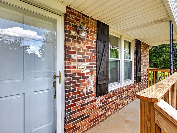 5th image of 289 Vesta Rd