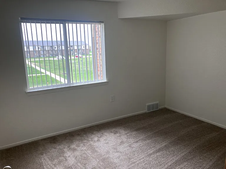 Windsor Place Apartments — Photo 83