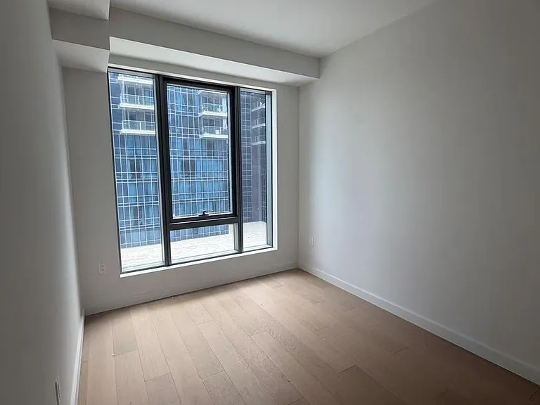33-71 Prince St #6A — Photo 6