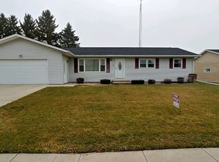 608 Edgewood Dr, Waupun, WI 53963