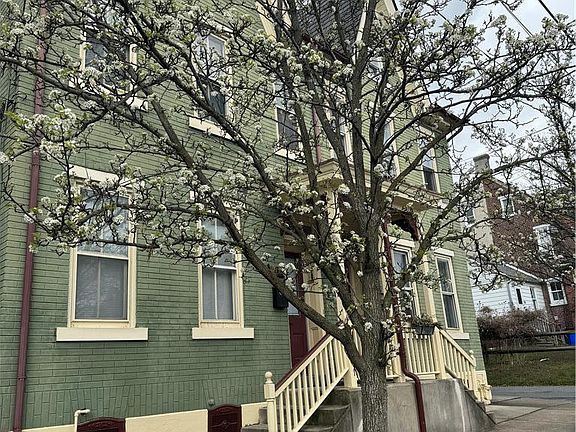 5th image of 417 Linden St