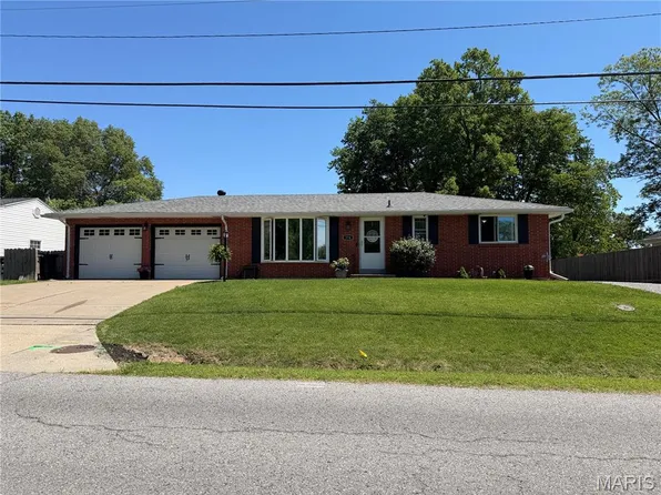 374 Edgewood Dr, Cape Girardeau, MO 63703