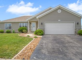 5695 Hearthside Dr, Bourbonnais, IL 60914