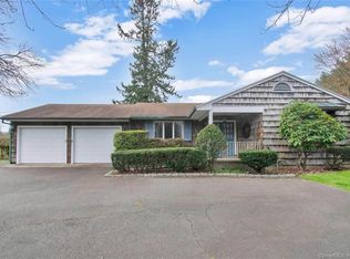 265 Shelton Rd, Trumbull, CT 06611