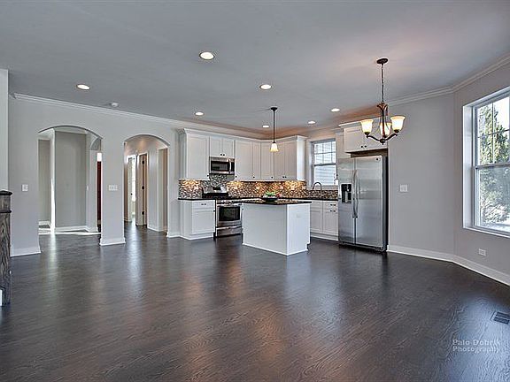 2nd image of 308 W Hawthorne Blvd