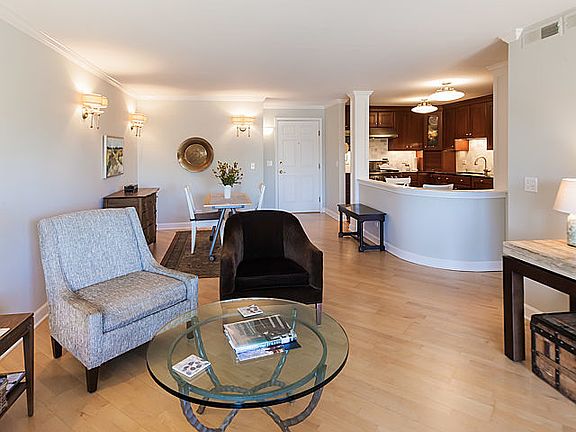 3rd image of 3940 W Bryn Mawr Ave APT 305