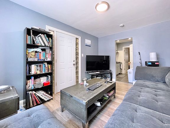 4th image of 173 Belmont Ave Floor 1