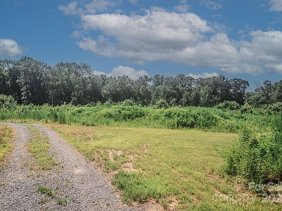 3rd image of 7322 State Highway 218 E