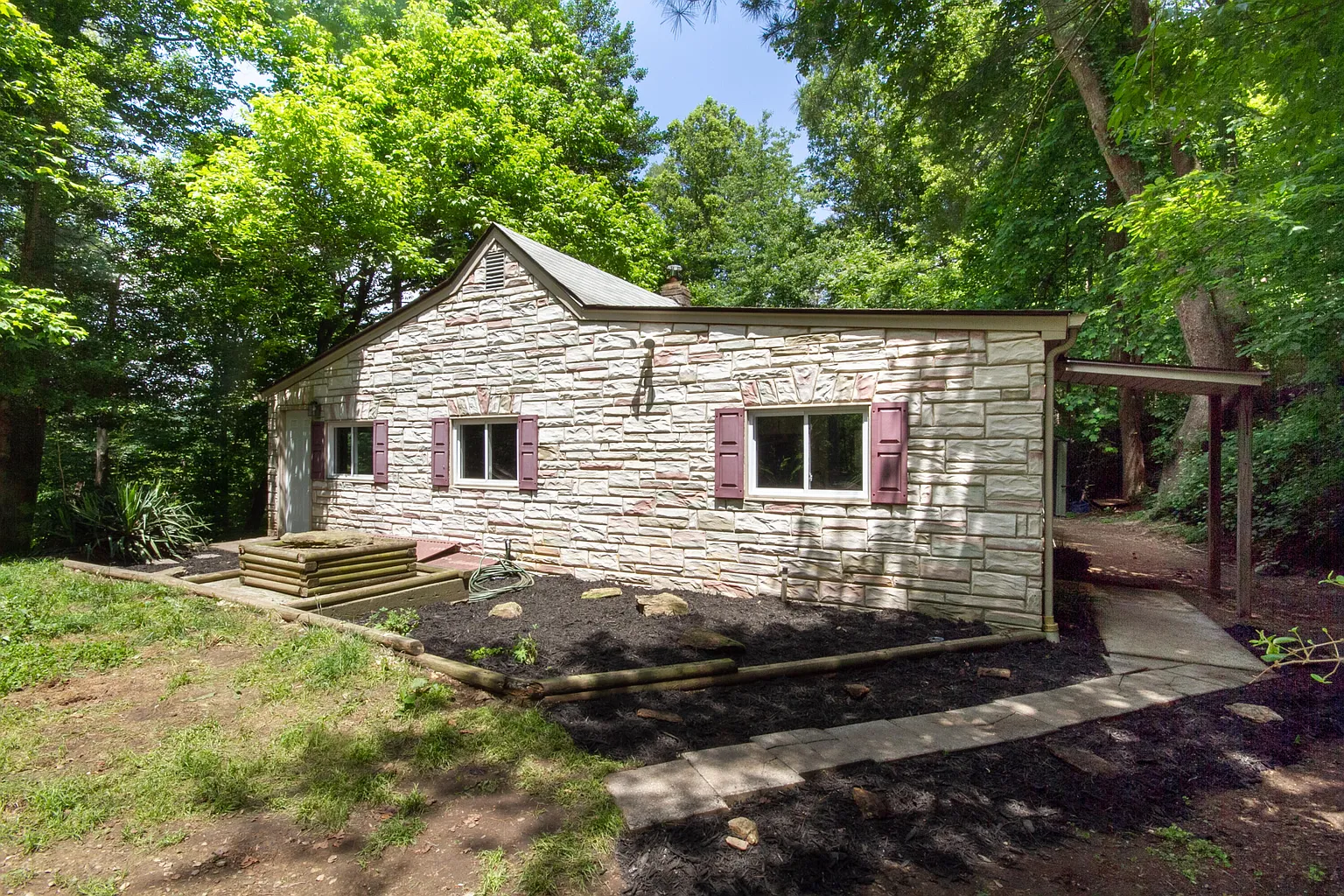 6356 Red Hill Rd photo 1