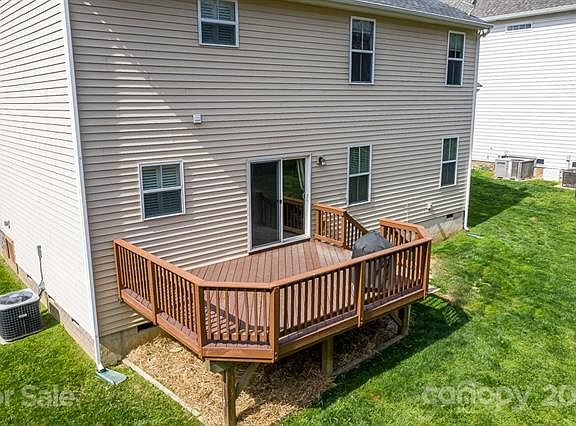 5th image of 931 Pinkney Pl
