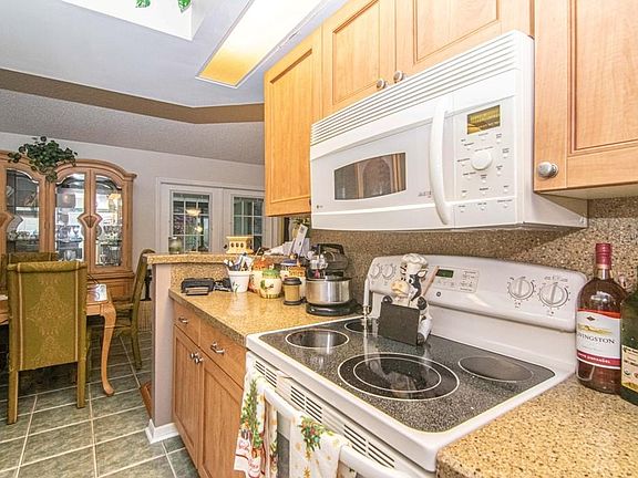 5th image of 10920 Kenbrook Dr