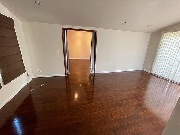 3rd image of 921 Crockett Ave #1