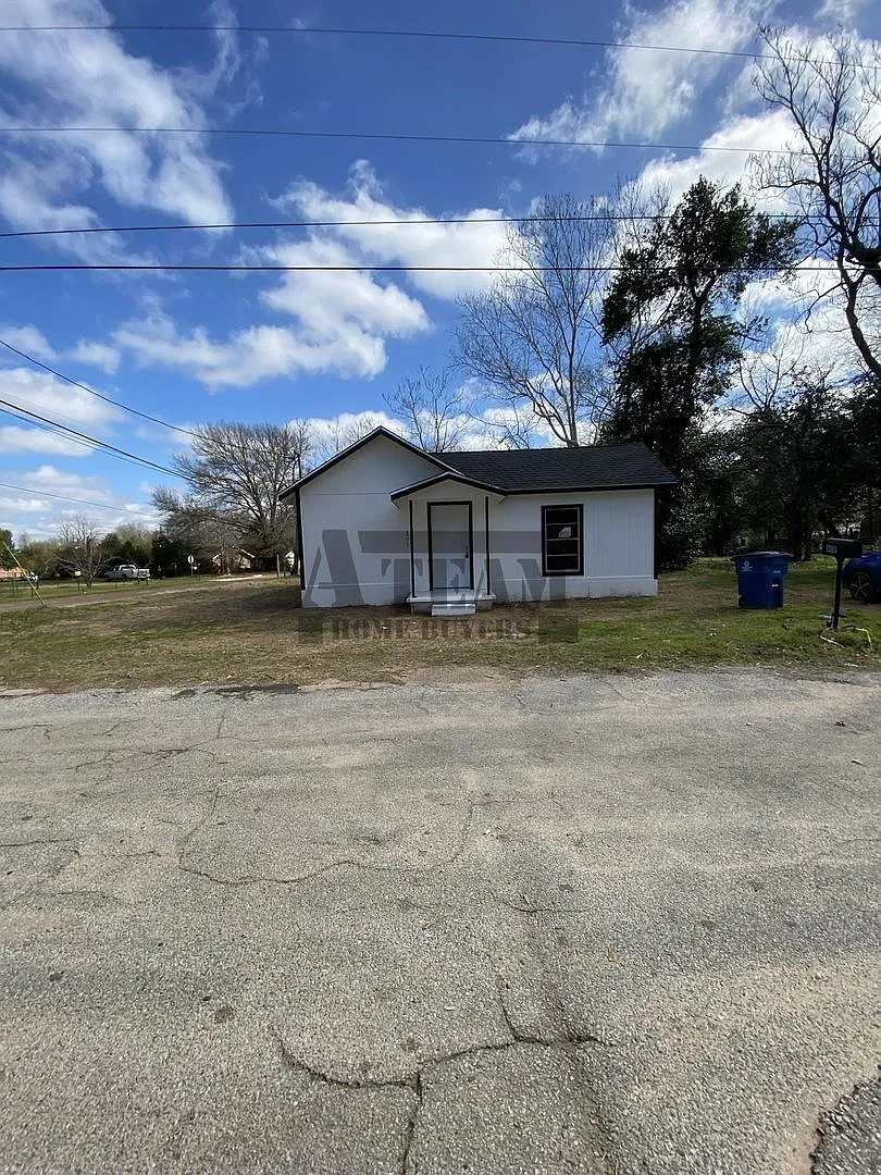 Charming 2 Bedroom 1 Bathroom home in Trinidad Tx — Photo 1