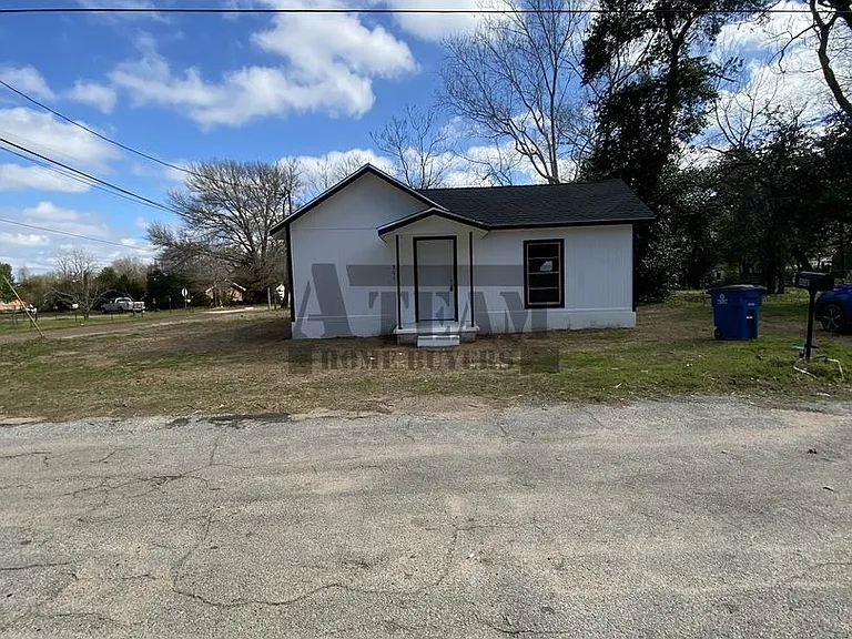 801 Walnut St — Photo 1
