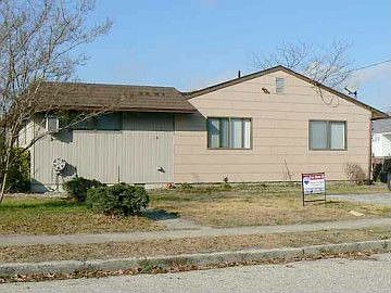 2nd image of 16 Cooper Dr #16