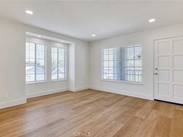 320 W Truslow Ave #D — Photo 23