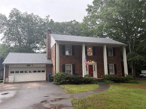 70 E Crossville Rd, Roswell, GA 30076
