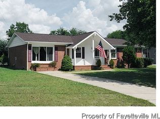 1446 Gairloch Dr, Fayetteville, NC 28304