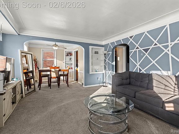 4th image of 19152 Whitcomb St