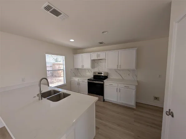 11726 Rolling Stream Dr, Tomball, TX 77375