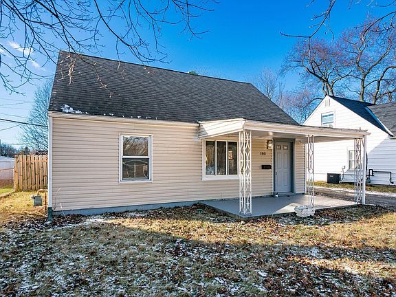3rd image of 2861 Woodland Ave