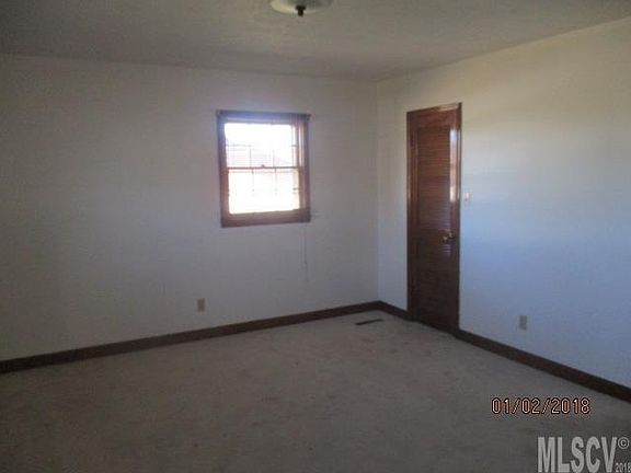 4th image of 121 C Curtis St