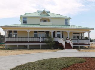 65 Spring Grove Rd, Hollister, CA 95023