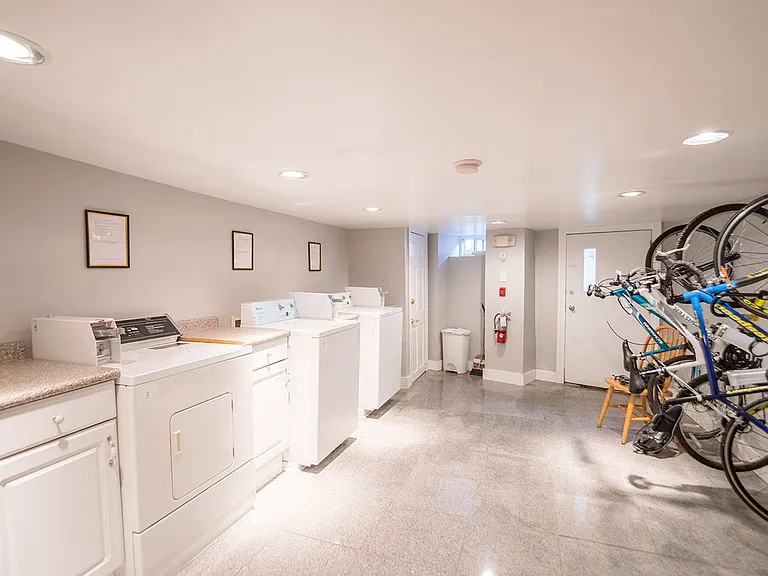 1124 E Passyunk Ave — Photo 11