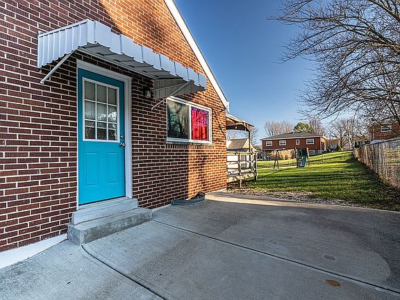 5th image of 17 Saint Jude Cir