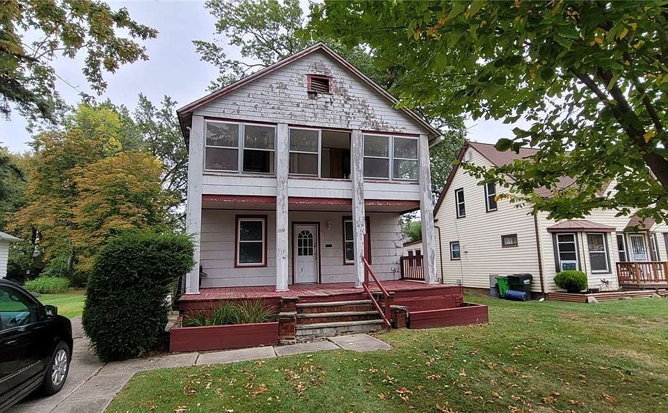 1st image of 155 E 194th St