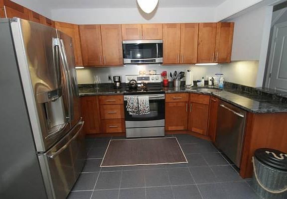 5th image of 1706 Locust St APT 2