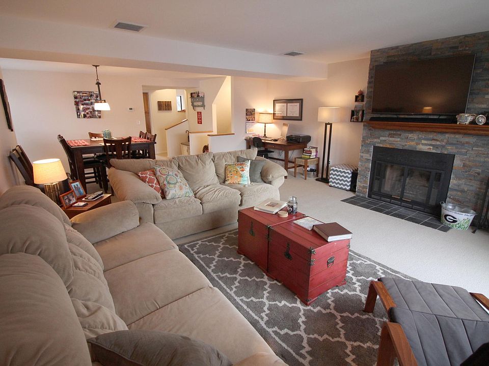 Living Room w/ Fireplace