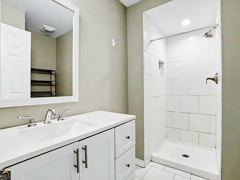 4217 N Mountain Rd NE — Photo 9