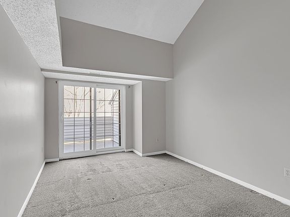 5th image of 1639 Carriage House Ter APT C