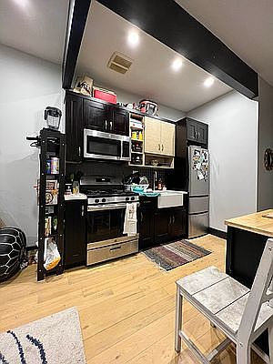 2nd image of 147 Meserole St #2