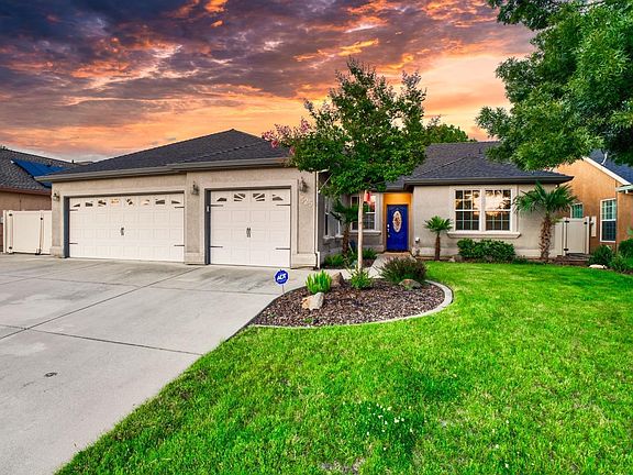 3rd image of 525 El Mango Drive