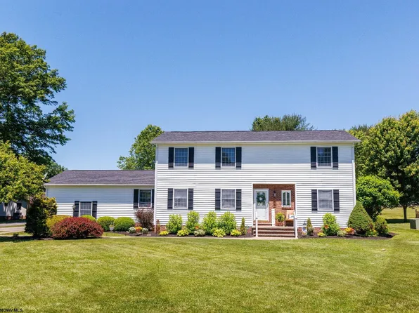 318 Fairlawn Dr, Buckhannon, WV 26201