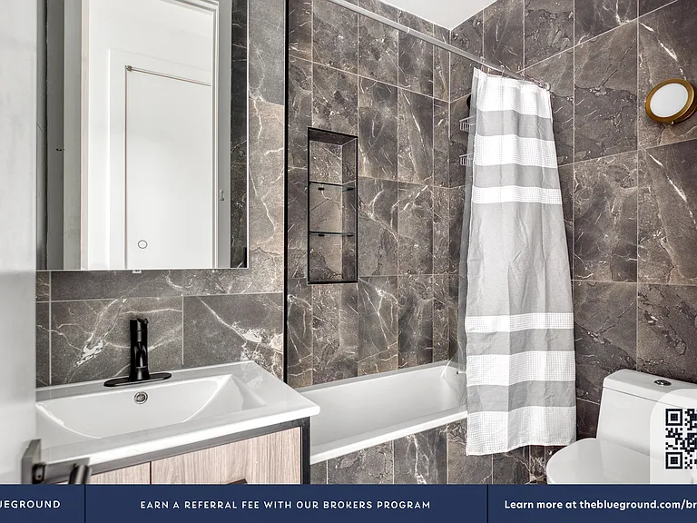 527 Dean St #4L — Photo 13
