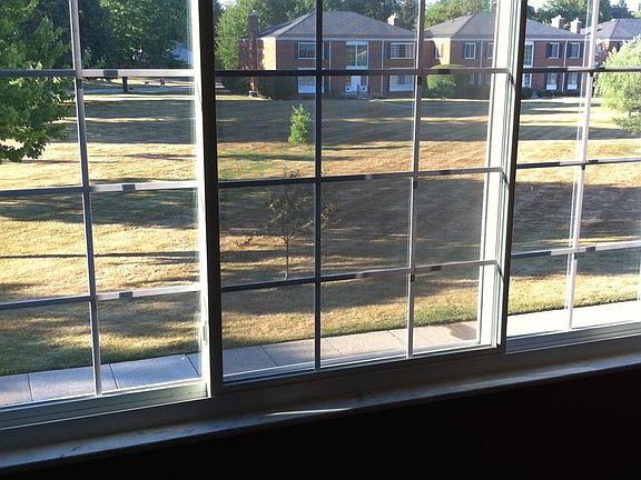 5th image of 632 E Fox Hills Dr #1