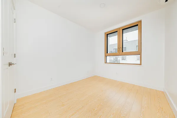 Rented by Oxford Property Group | media 37