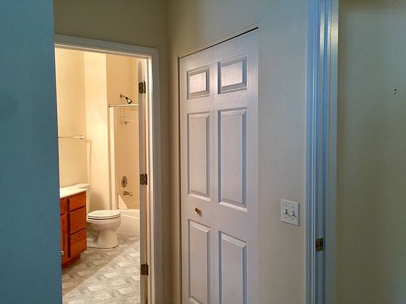 5th image of 3243 Stratford Ct Unit 2C