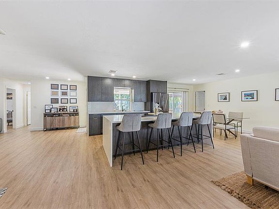 3rd image of 6702 17th Ave W