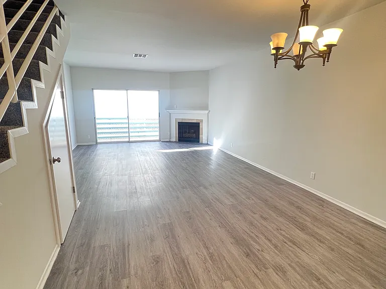 11738 Mayfield Ave #104 — Photo 7