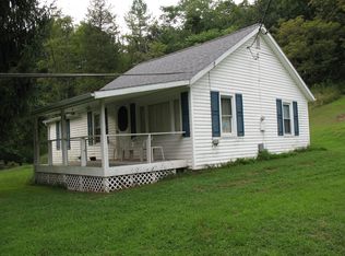 2165 N Oak Grove Rd, Williamstown, WV 26187