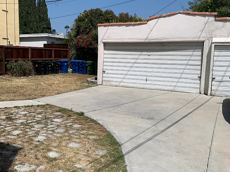 824 S Curson Ave #824 — Photo 24