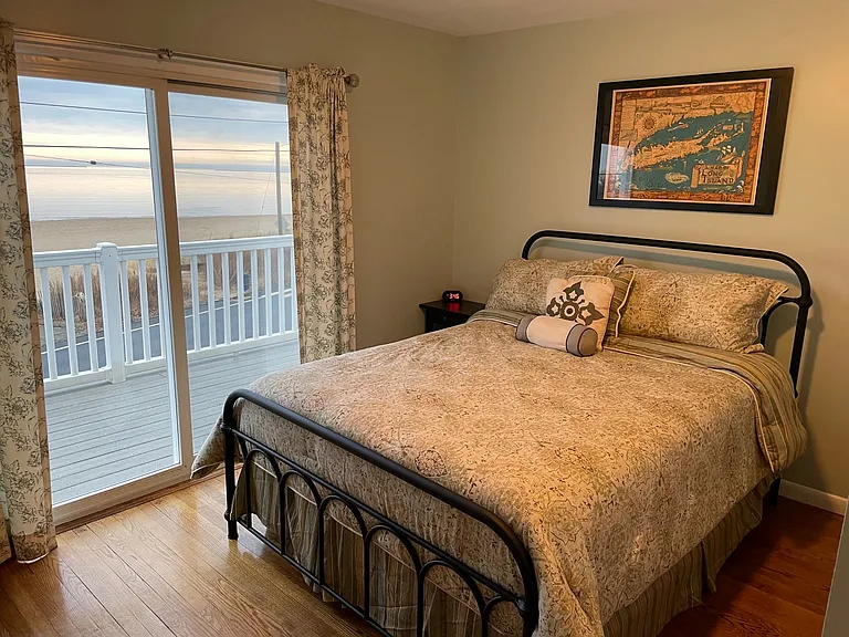Queen Size Bed with Ocean View