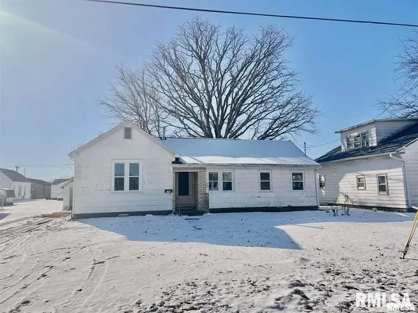 306 NE 3rd St, Aledo, IL 61231