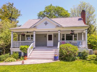 8 Pleasant St, Katonah, NY 10536